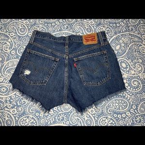 Levi’s 501 High-rise Dark wash jean shorts W26 Great condition